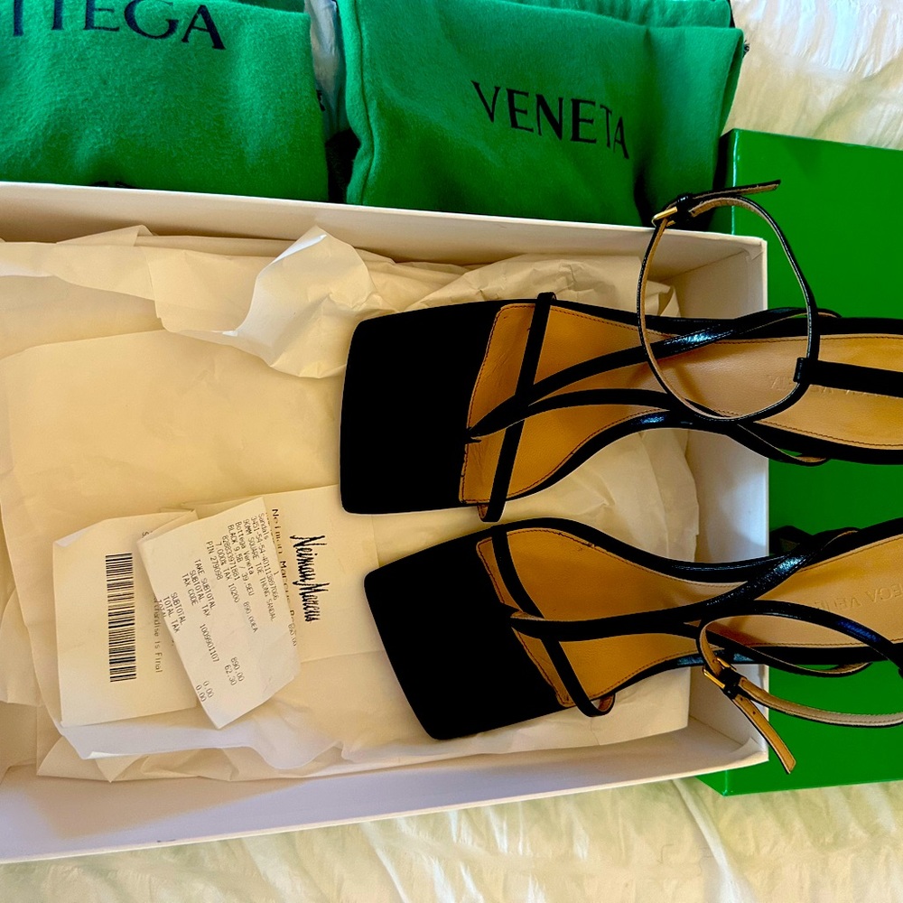 Bottega Veneta Leather Strappy Thong Sandals - barely worn, box/covers incl